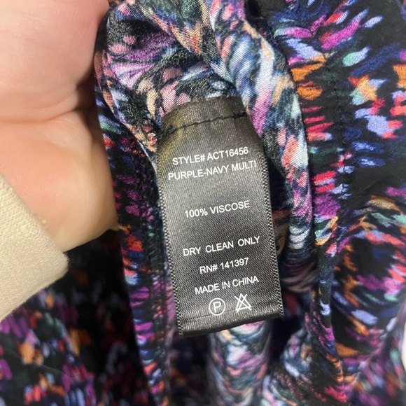 ASTR the Label Women's Katniss Long Sleeve Multicolor Printed Blouse- Size M - Picture 8 of 8